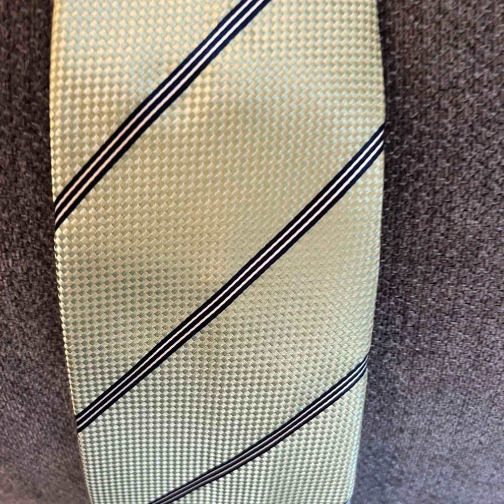 Banana Republic Silk Green Stripe Necktie